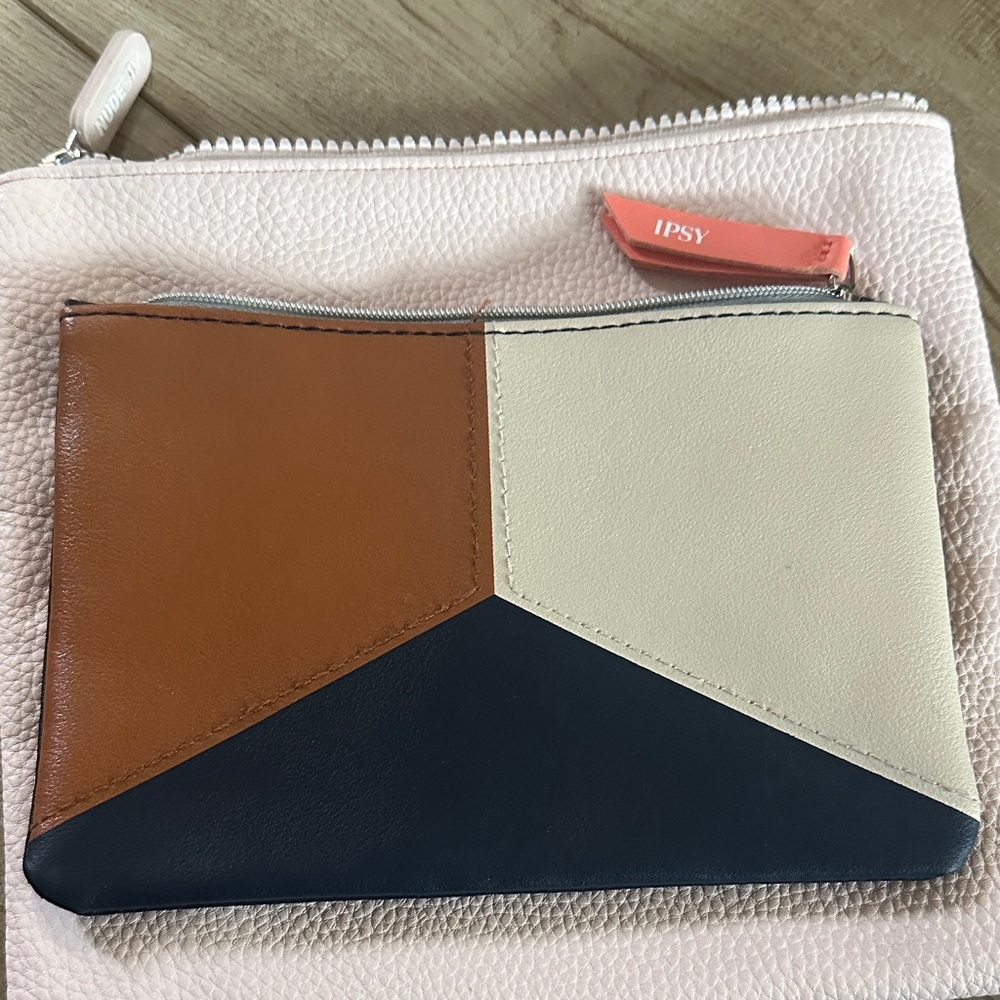 Ipsy Make-up Bags- Betty Boop - Picture 2 of 10